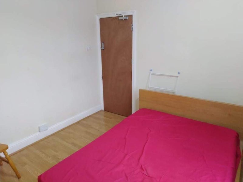 Room Dillotford Avenue in Coventry