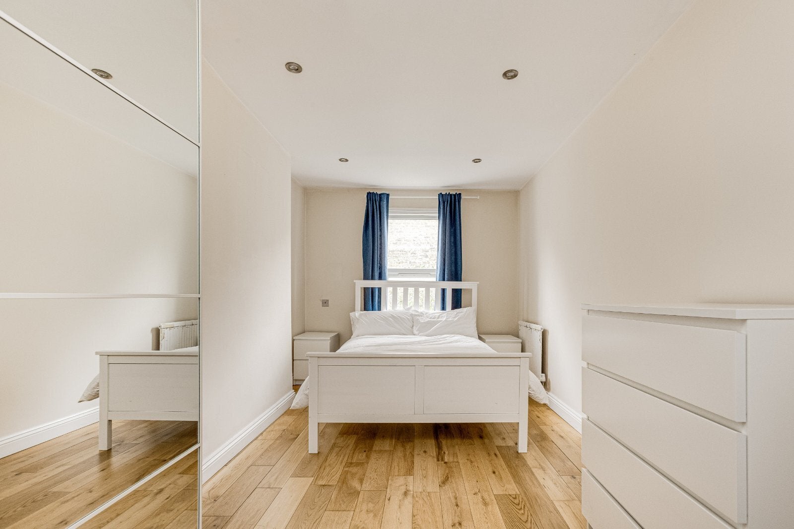 Flat Lavender Hill in Greater London