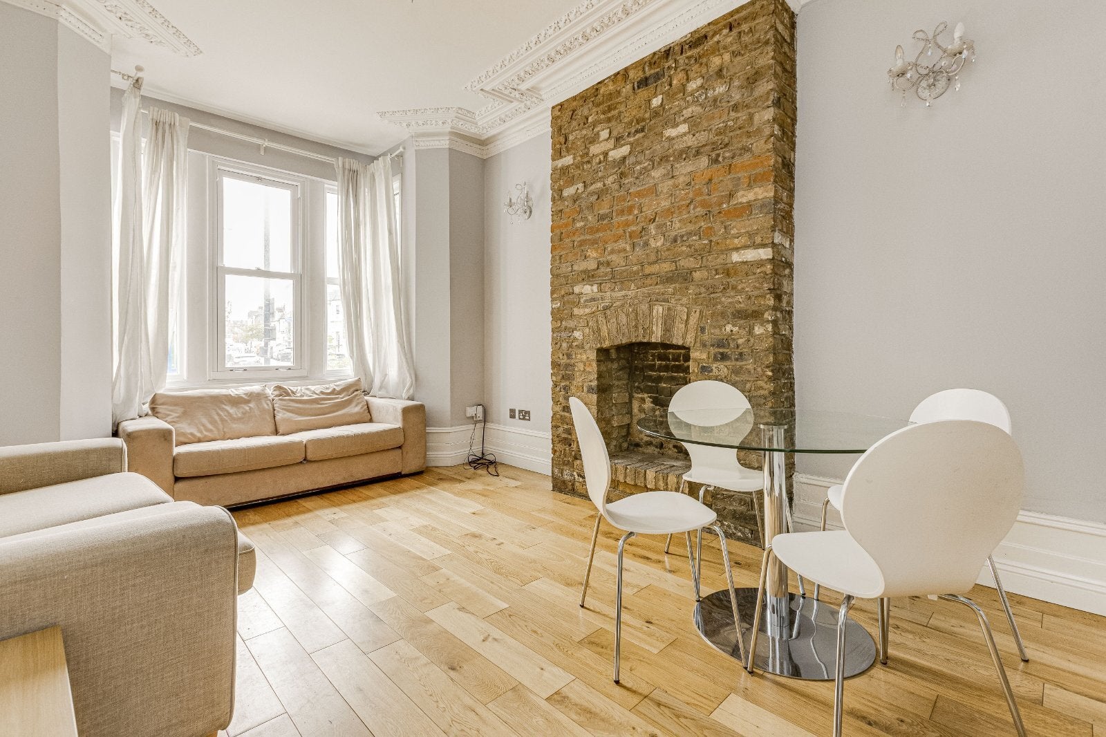 Flat Lavender Hill in Greater London