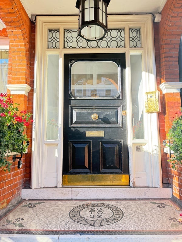 Room Nevern Square in Greater London