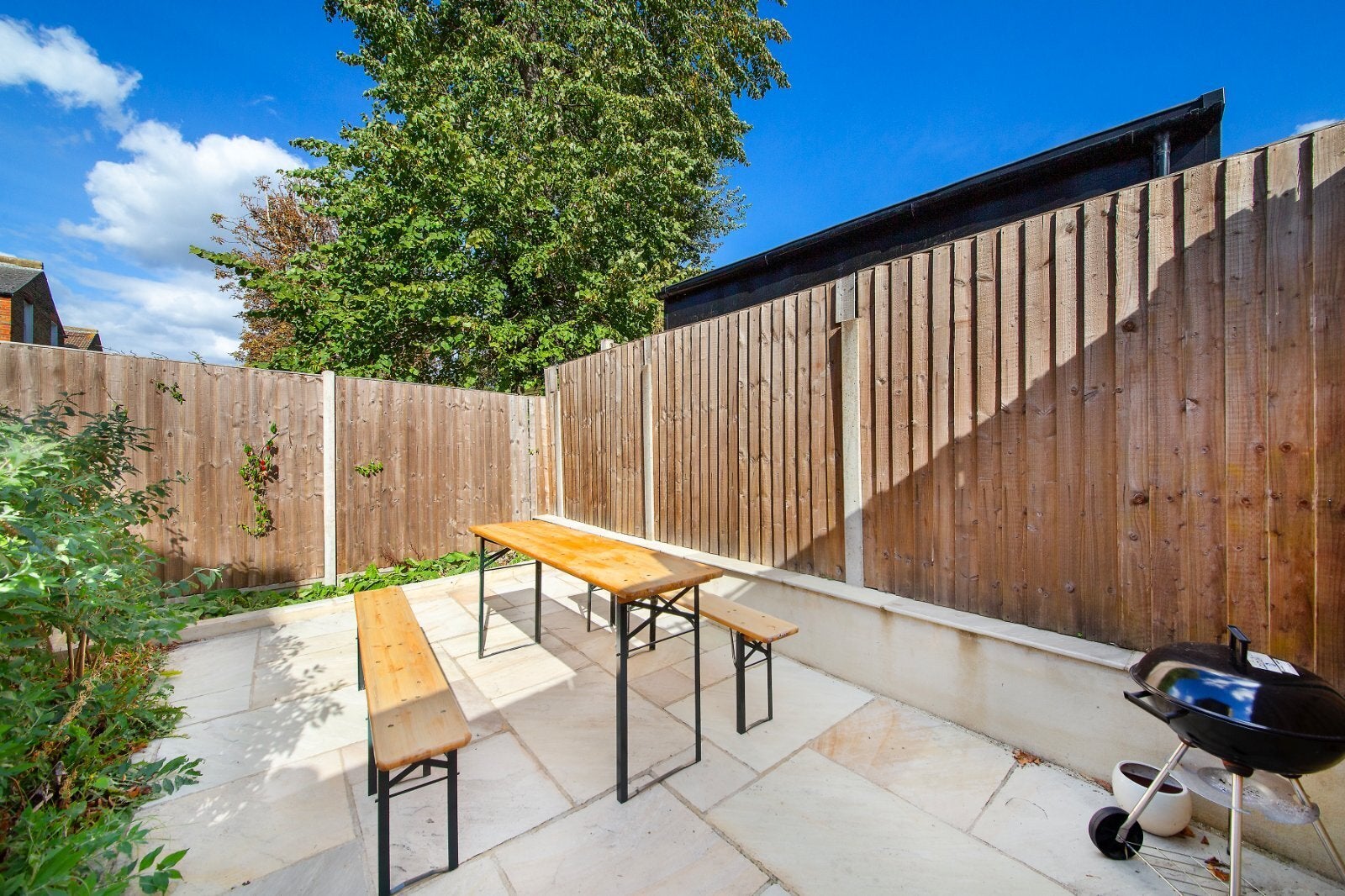 Flat Carminia Road in Greater London