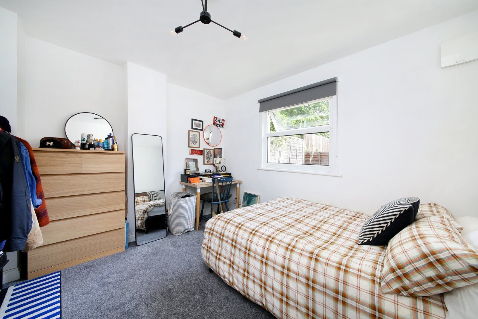 Flat Carminia Road in Greater London