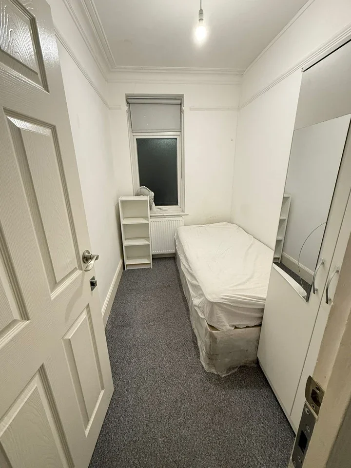 Room Babington Road in Greater London