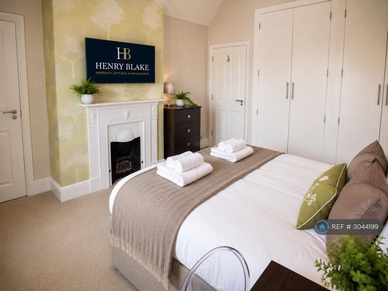 Room Brisbane Road in Reading