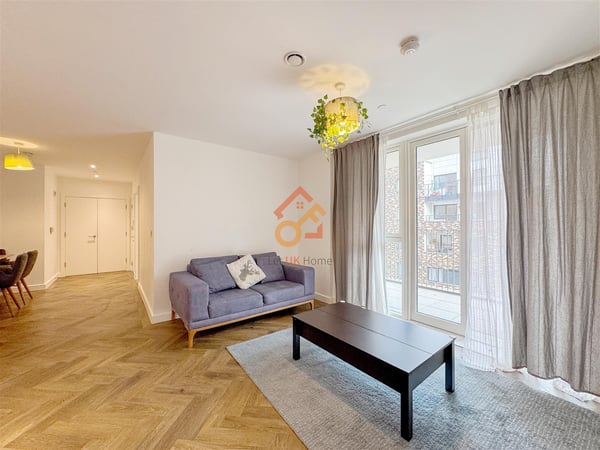 Flat Granville Road in London