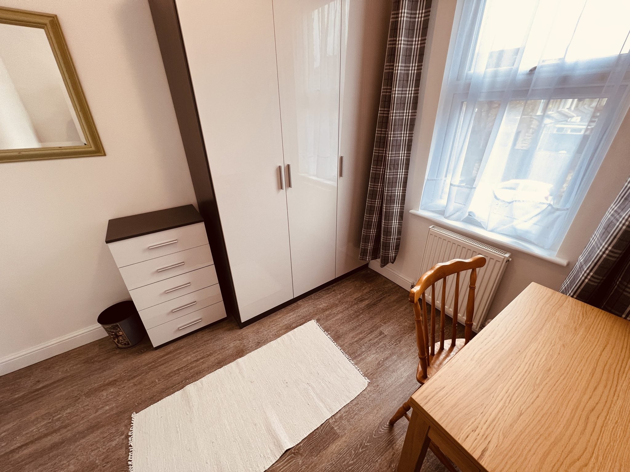 Flat Warwick Road in Greater London