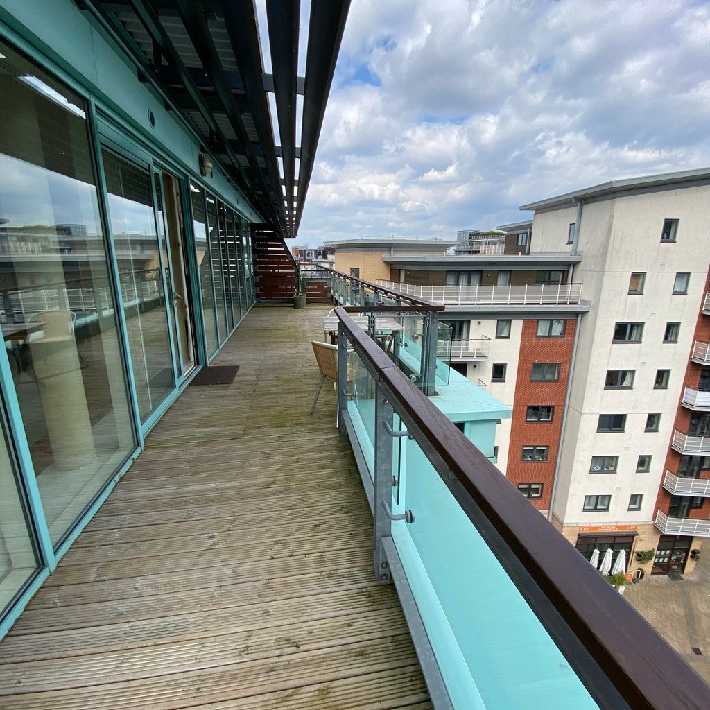 Flat Templefield Square in Birmingham