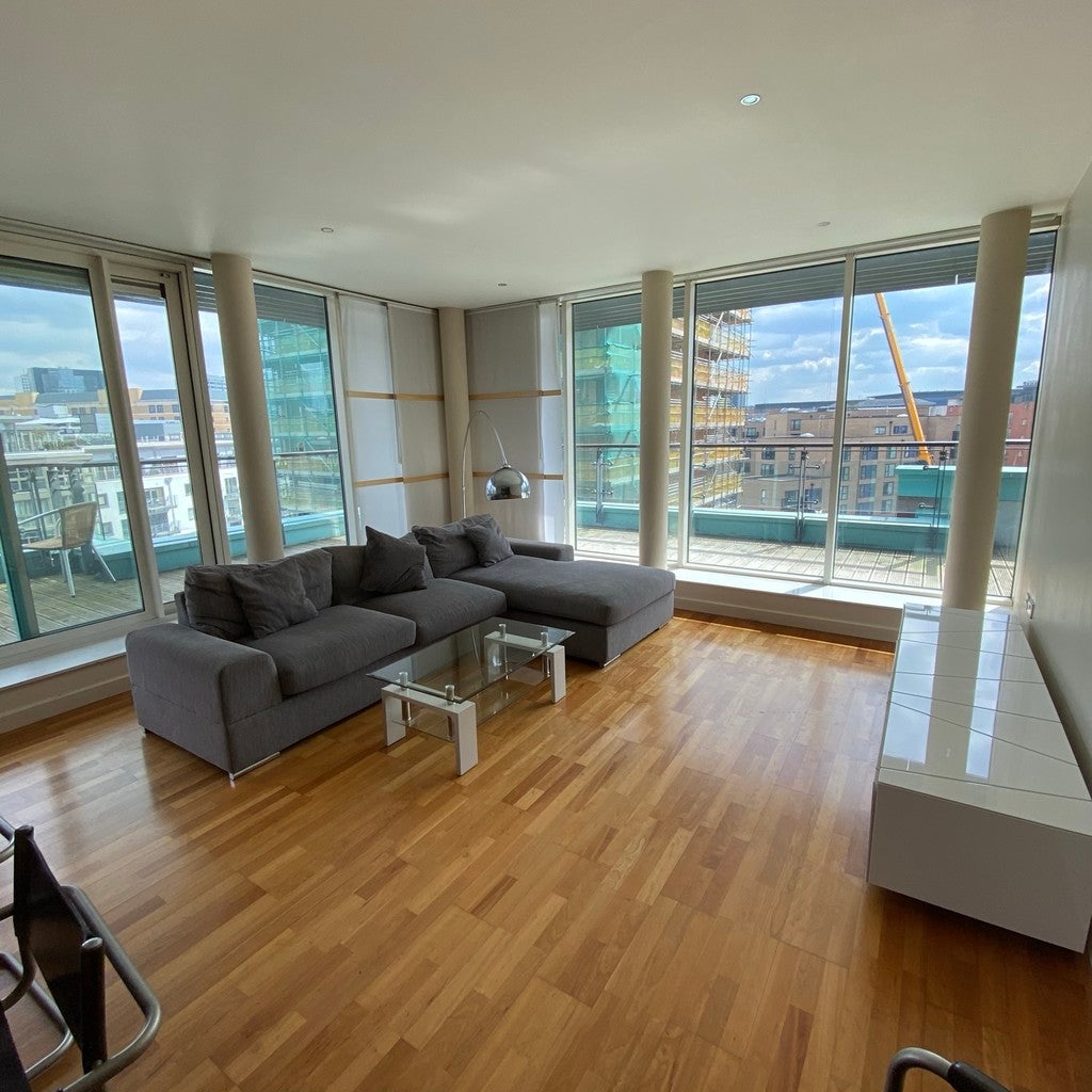Flat Templefield Square in Birmingham