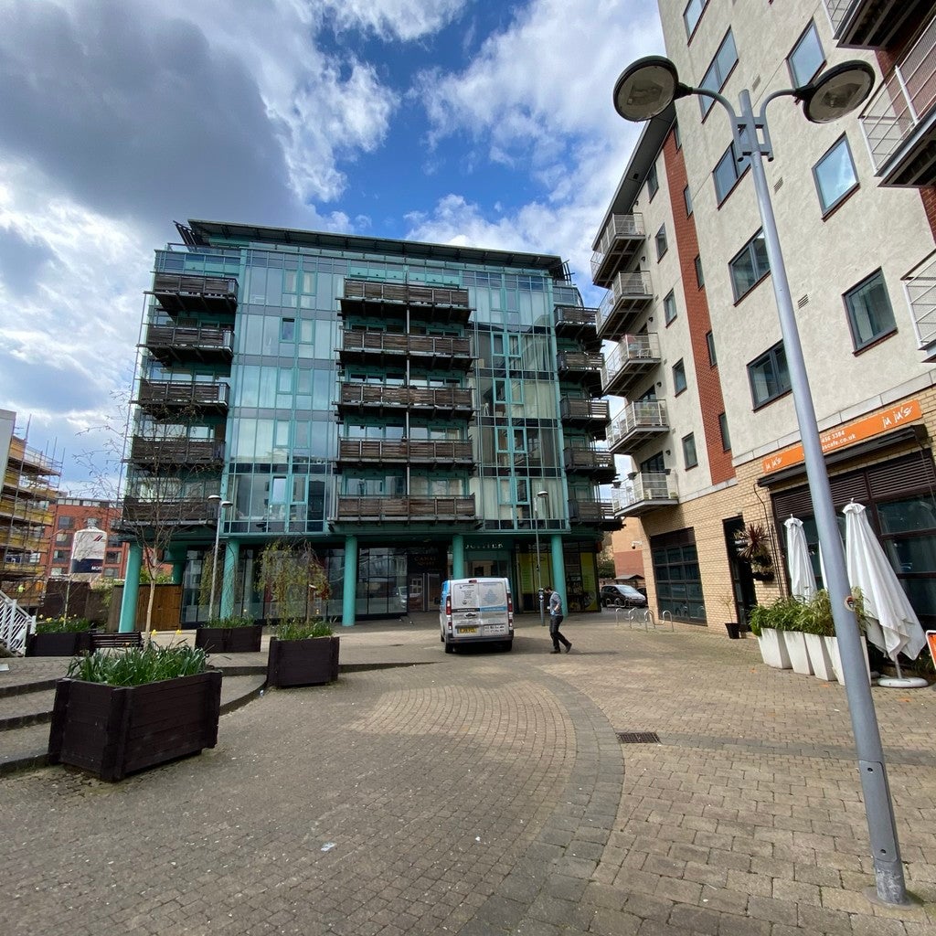 Flat Templefield Square in Birmingham