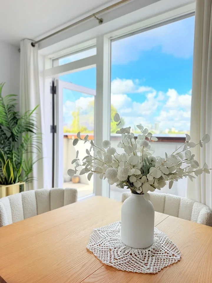 Flat Manor Place in Greater London