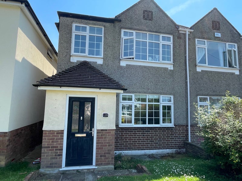 Room Bradmore Way in Greater London