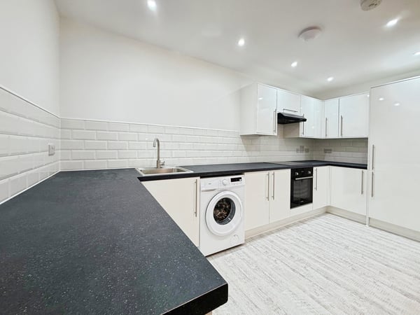 Flat Albert Place in Peterborough