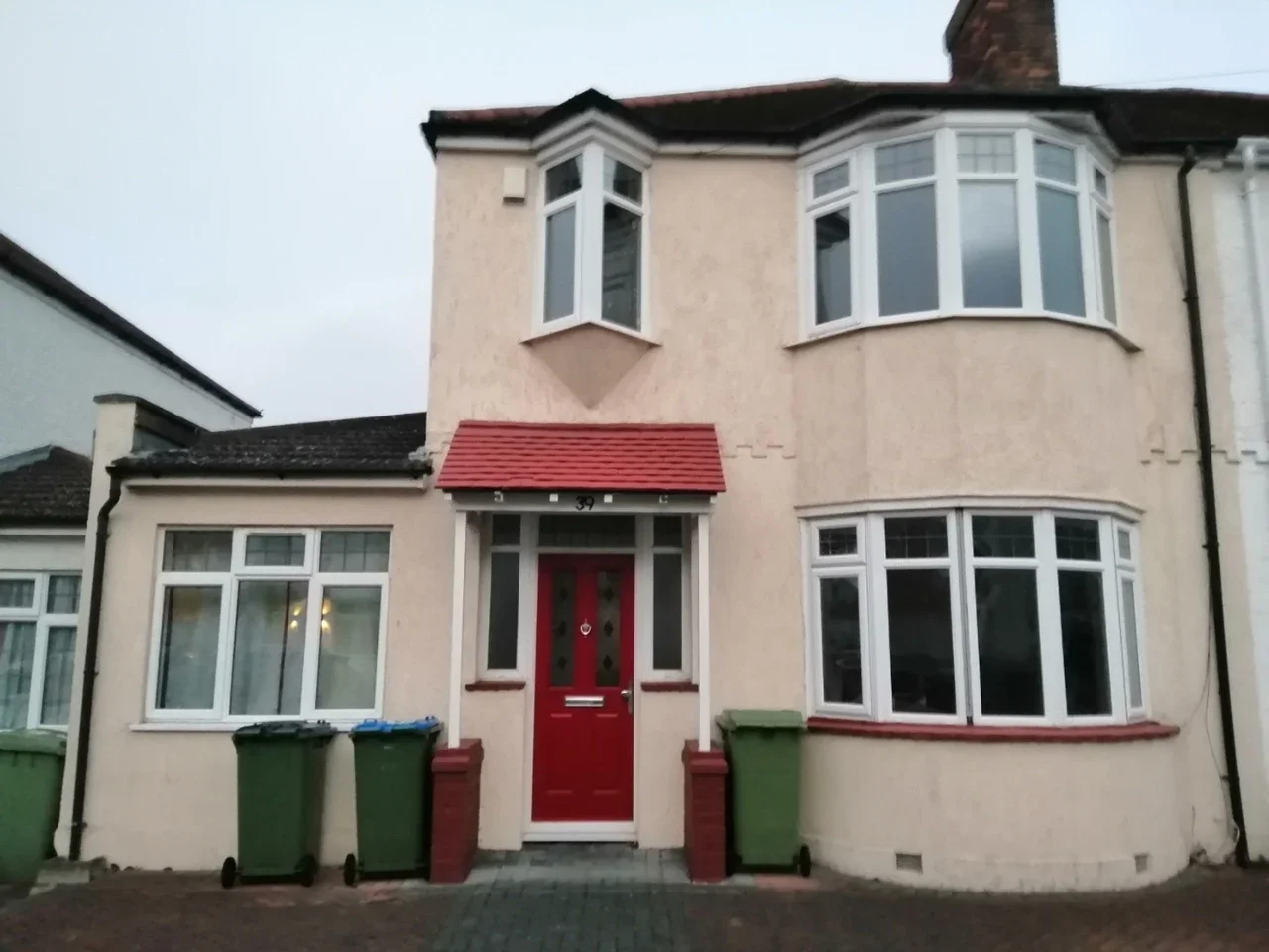 House Cadwallon Road in Greater London