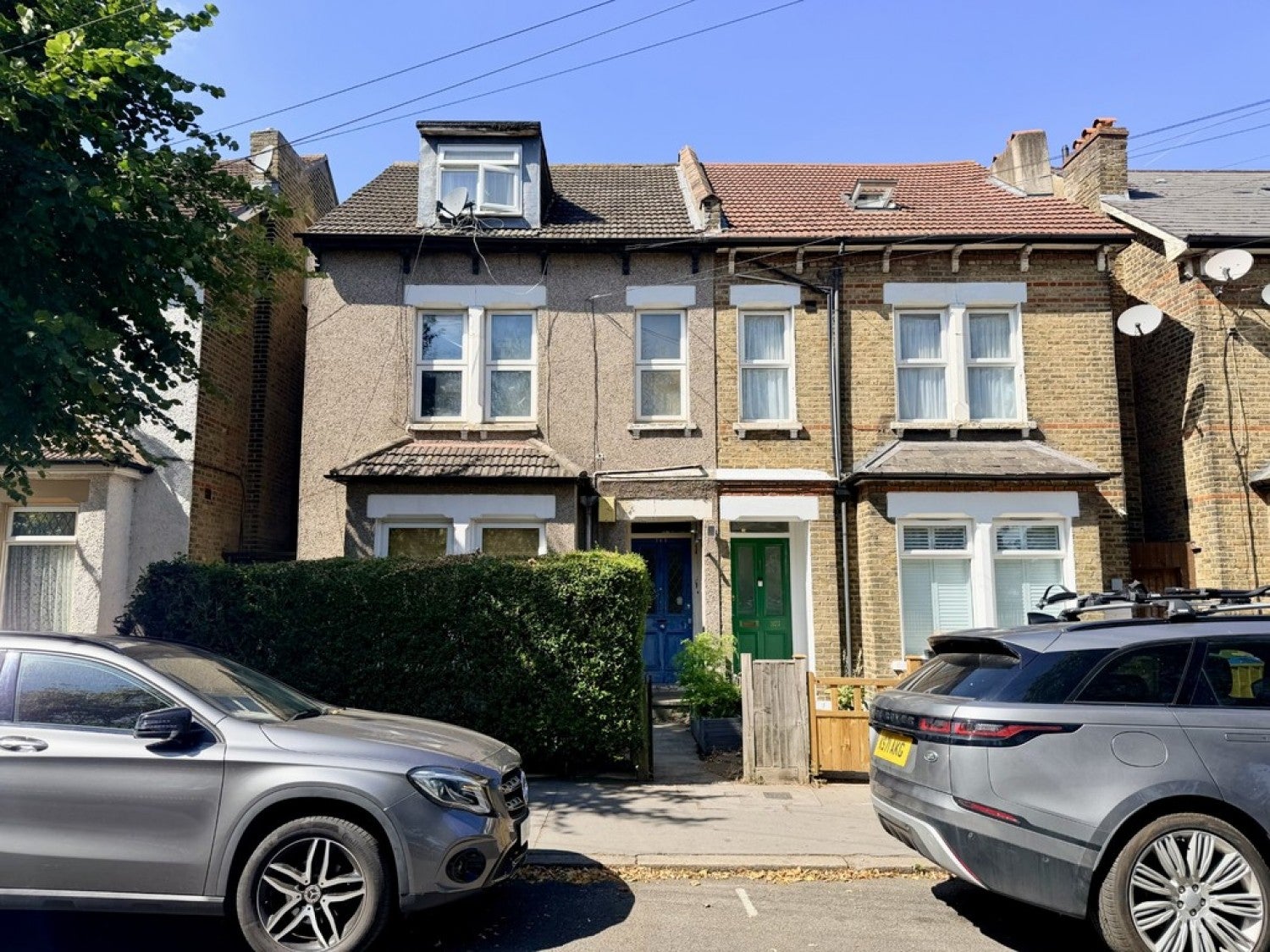 Flat Clarence Road in Greater London