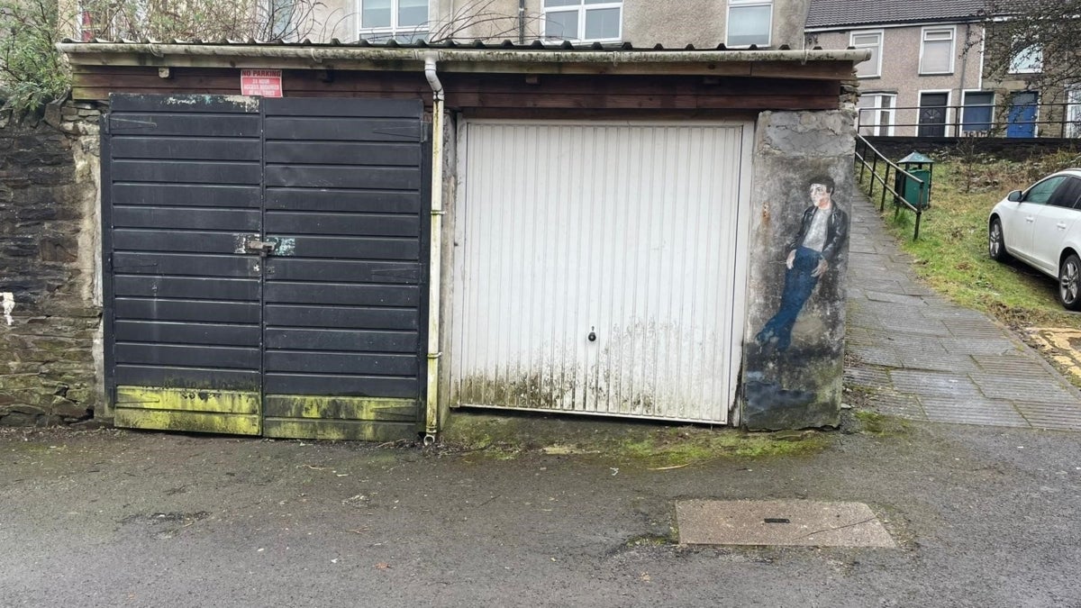Flat Wood Road in Pontypridd