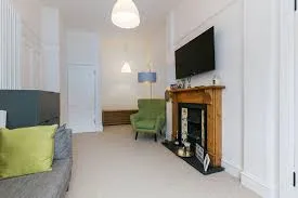 Flat Comely Bank Row in City of Edinburgh