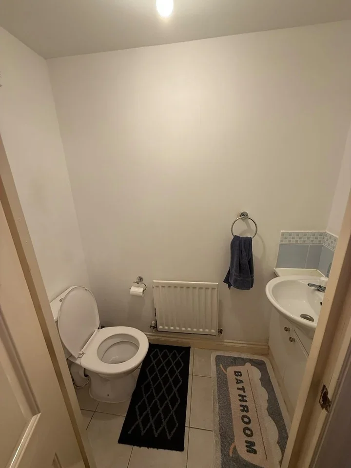 House Floathaven Close in Greater London