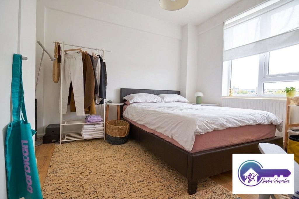 Flat Clifton Road in Greater London