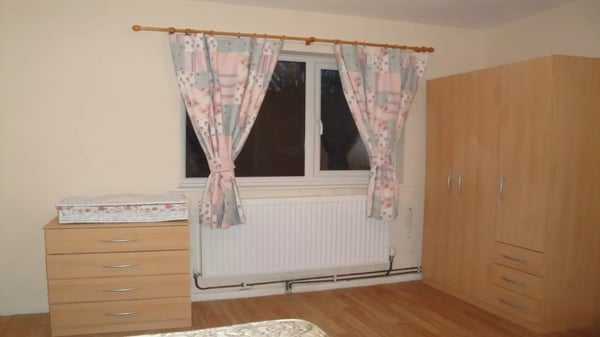 Flat Dennett Close in Nottingham