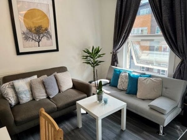Flat Loampit Hill in Greater London
