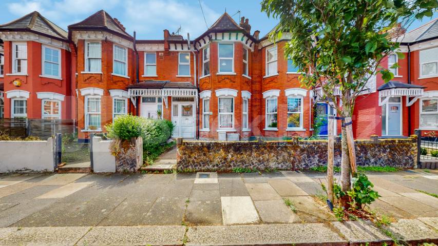 House Iverson Road in Greater London