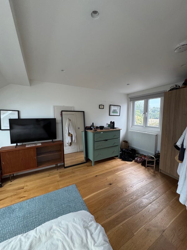 Room Daubeney Road in Greater London