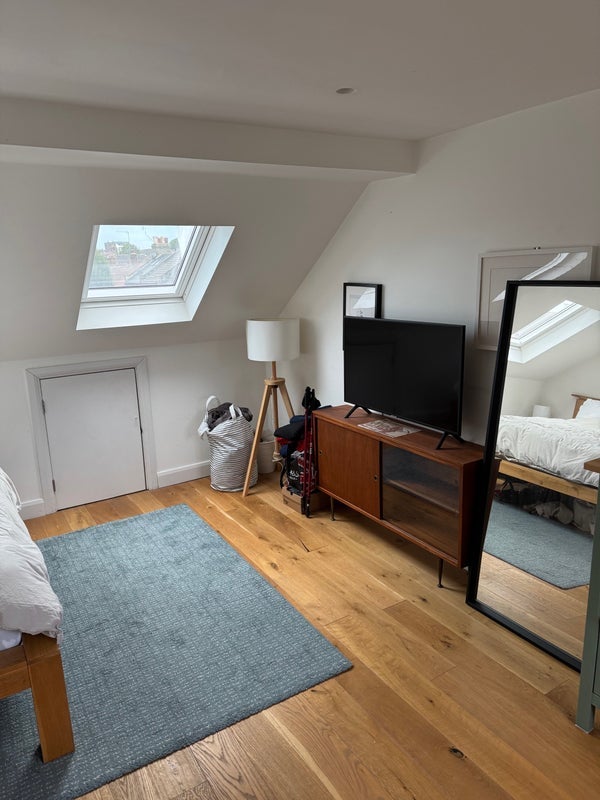 Room Daubeney Road in Greater London