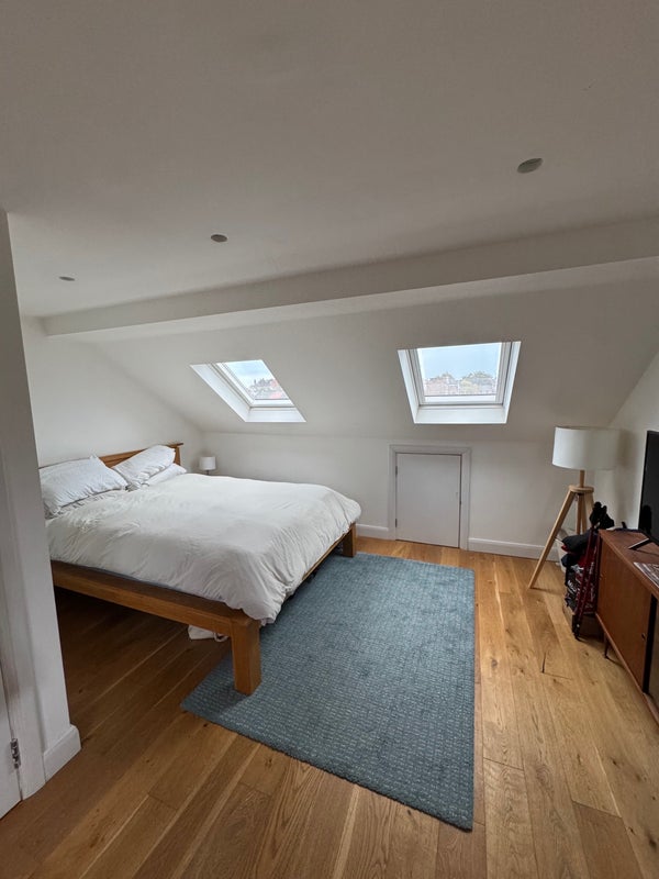 Room Daubeney Road in Greater London