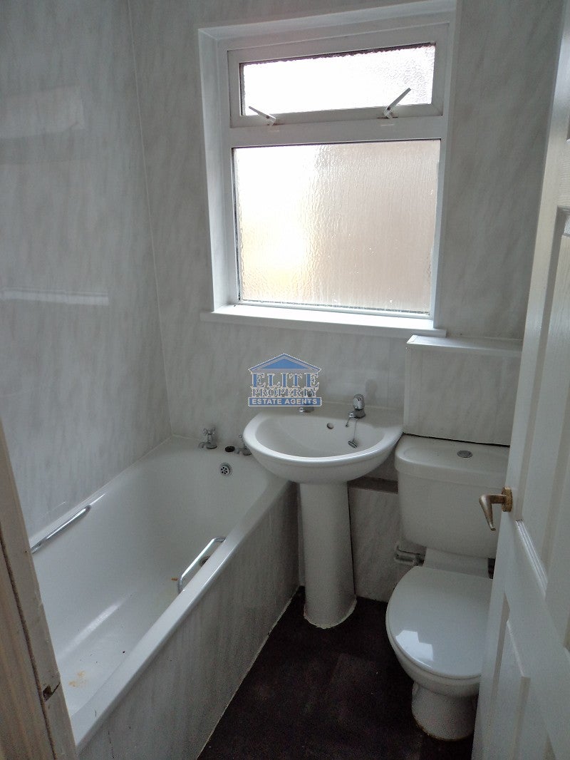 Flat Wyndham Street in Ogmore Vale