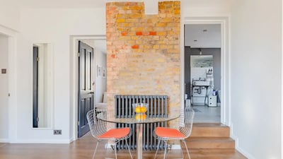 Flat Skinner Street in Greater London