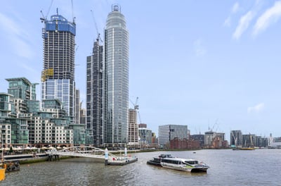 Flat Nine Elms Lane in Greater London