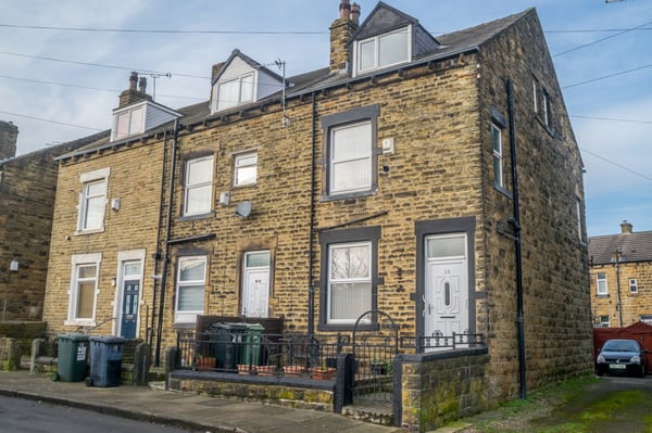 Flat Cardigan Avenue in Leeds