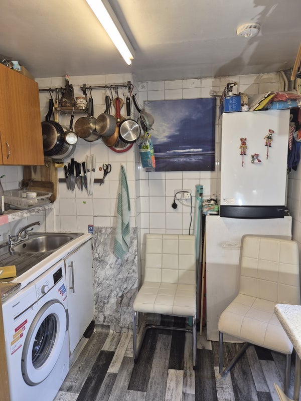 Room Okehampton Road in Greater London