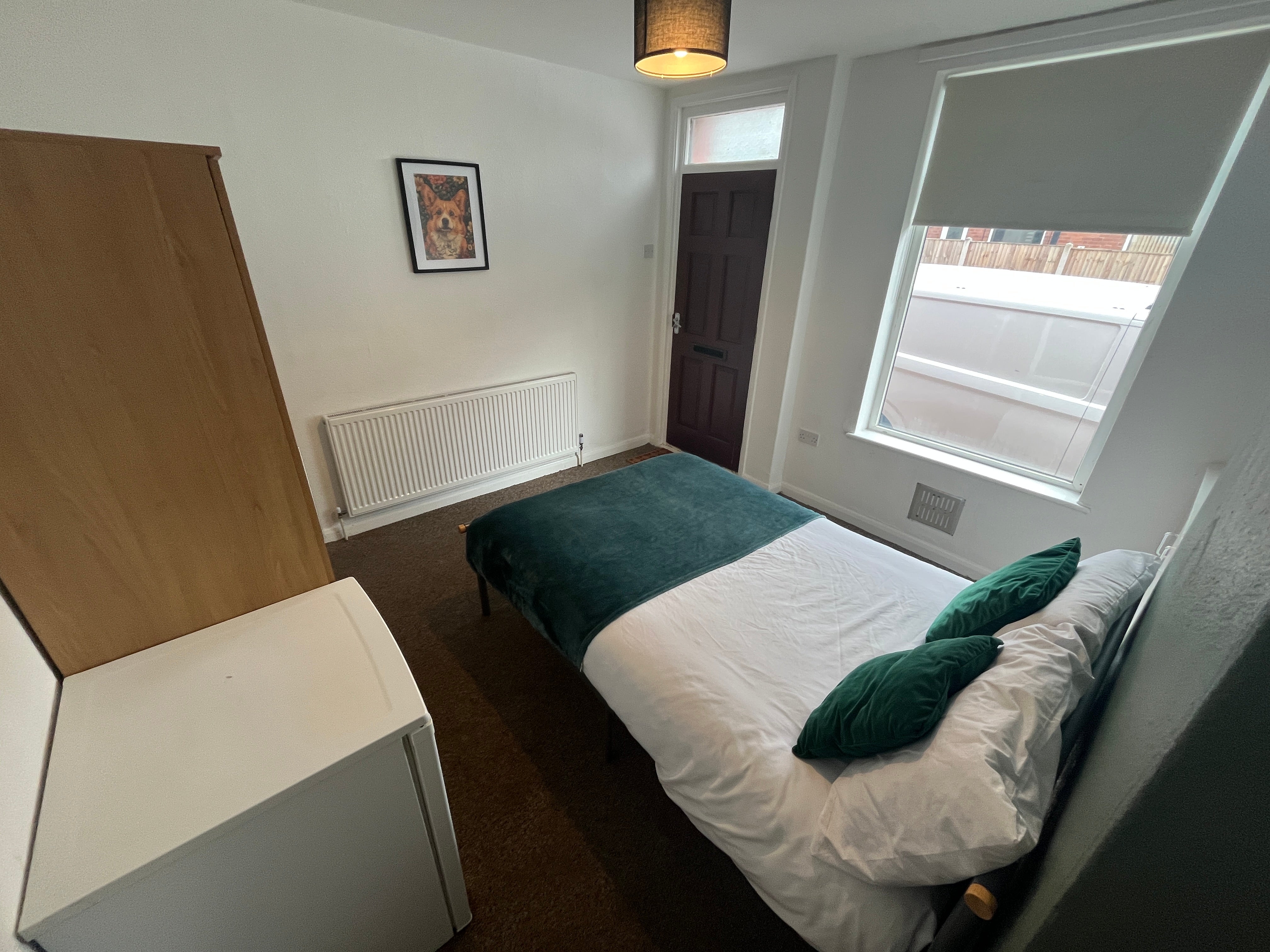 Room Laurel Avenue in Mansfield