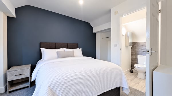 Room Elmfield Road in Doncaster