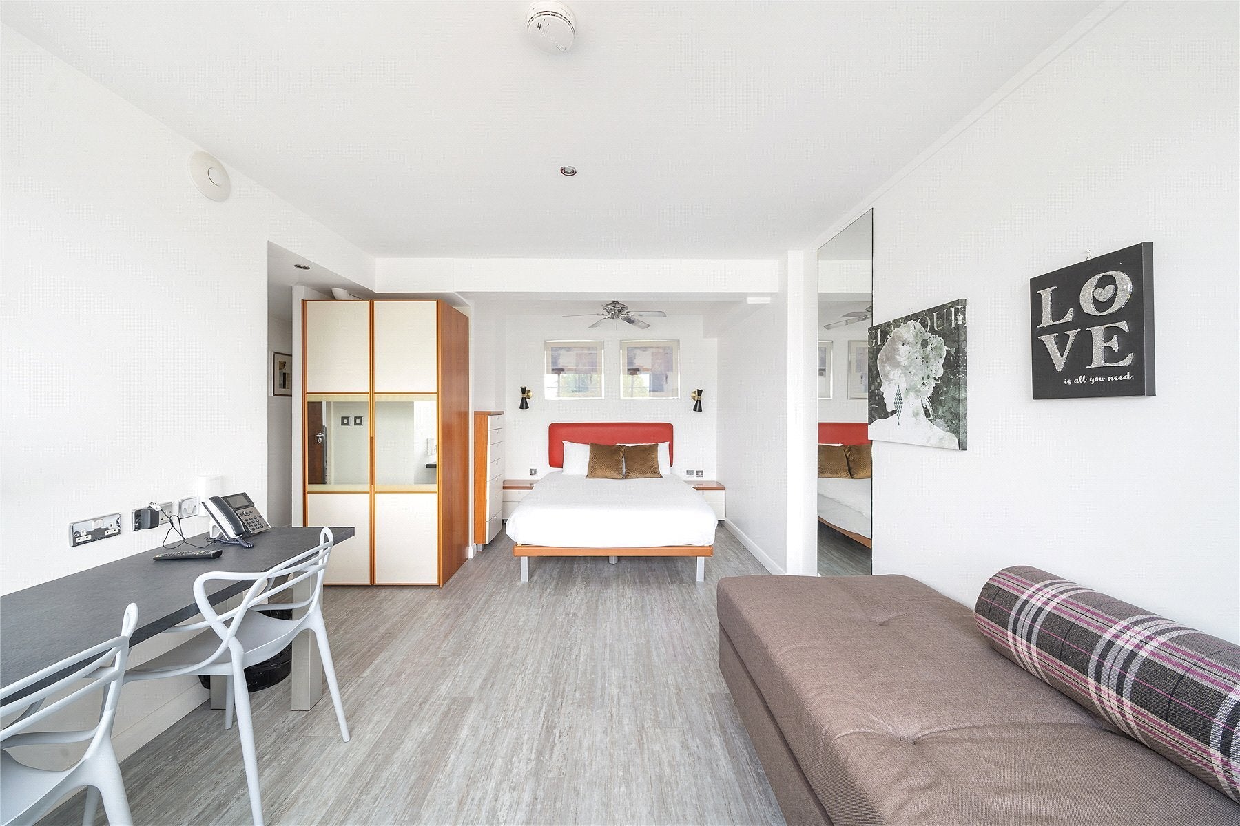 Flat Roland Gardens in Greater London