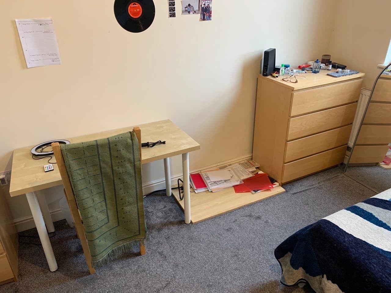 Flat Raglan Road in Leeds