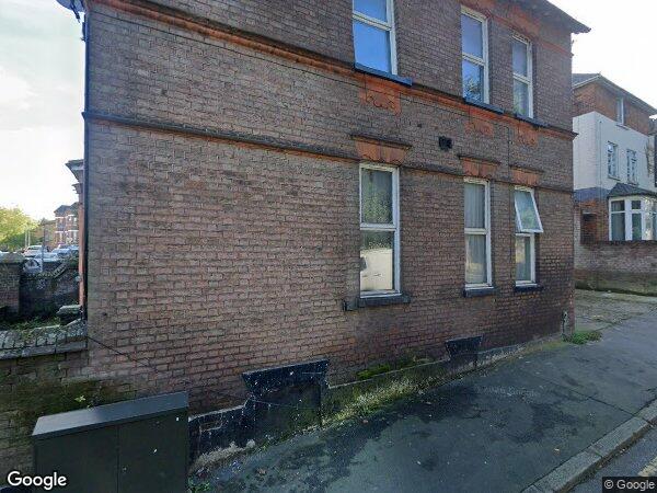 Flat Farley Hill in Luton