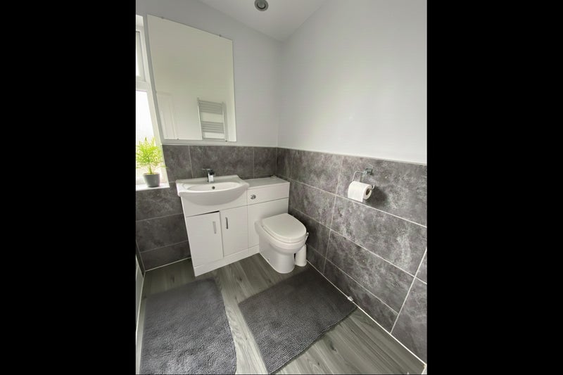 Room Dixon Avenue in Chelmsford