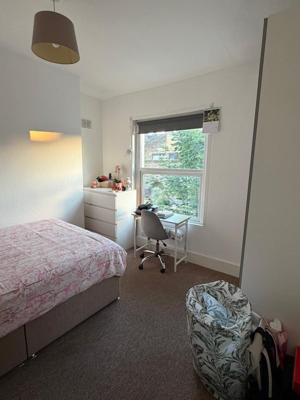 Flat Theatre Street in Greater London