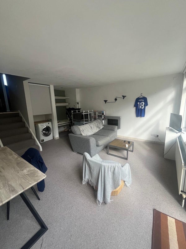 Room Chatham Road in Greater London
