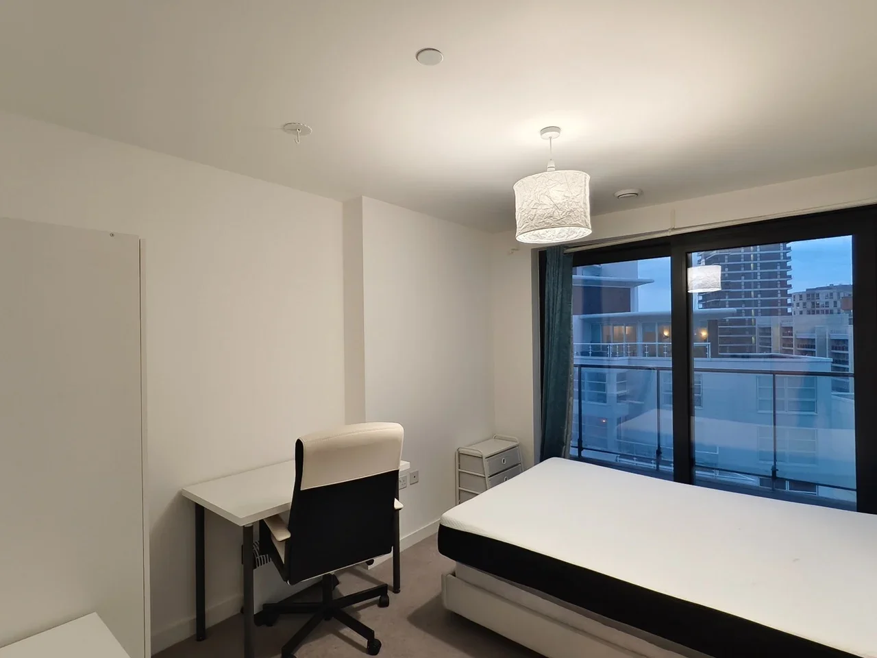 Flat Yabsley Street in Greater London