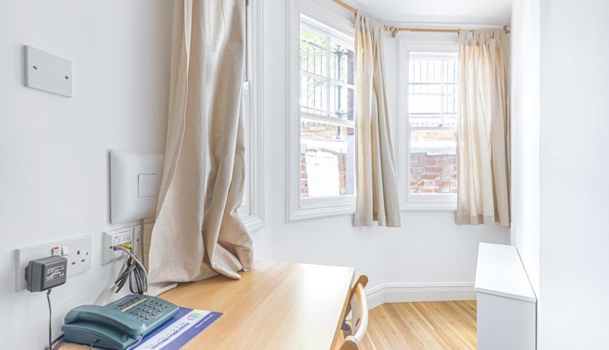 Flat Fulham Palace Road in Greater London