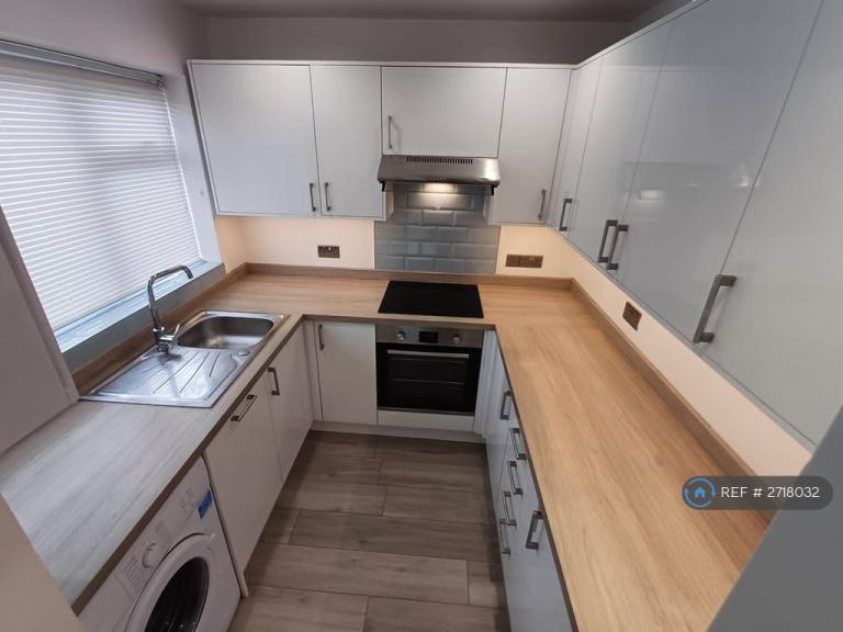 House Wheatstone Close in Tewkesbury