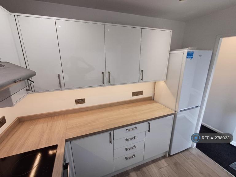 House Wheatstone Close in Tewkesbury