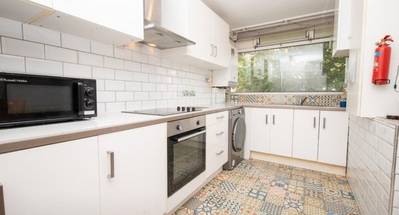 Room Holloway Road in Greater London