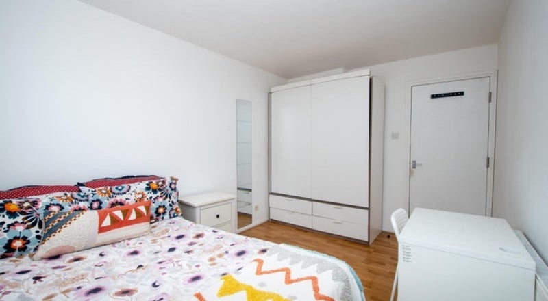 Room Holloway Road in Greater London