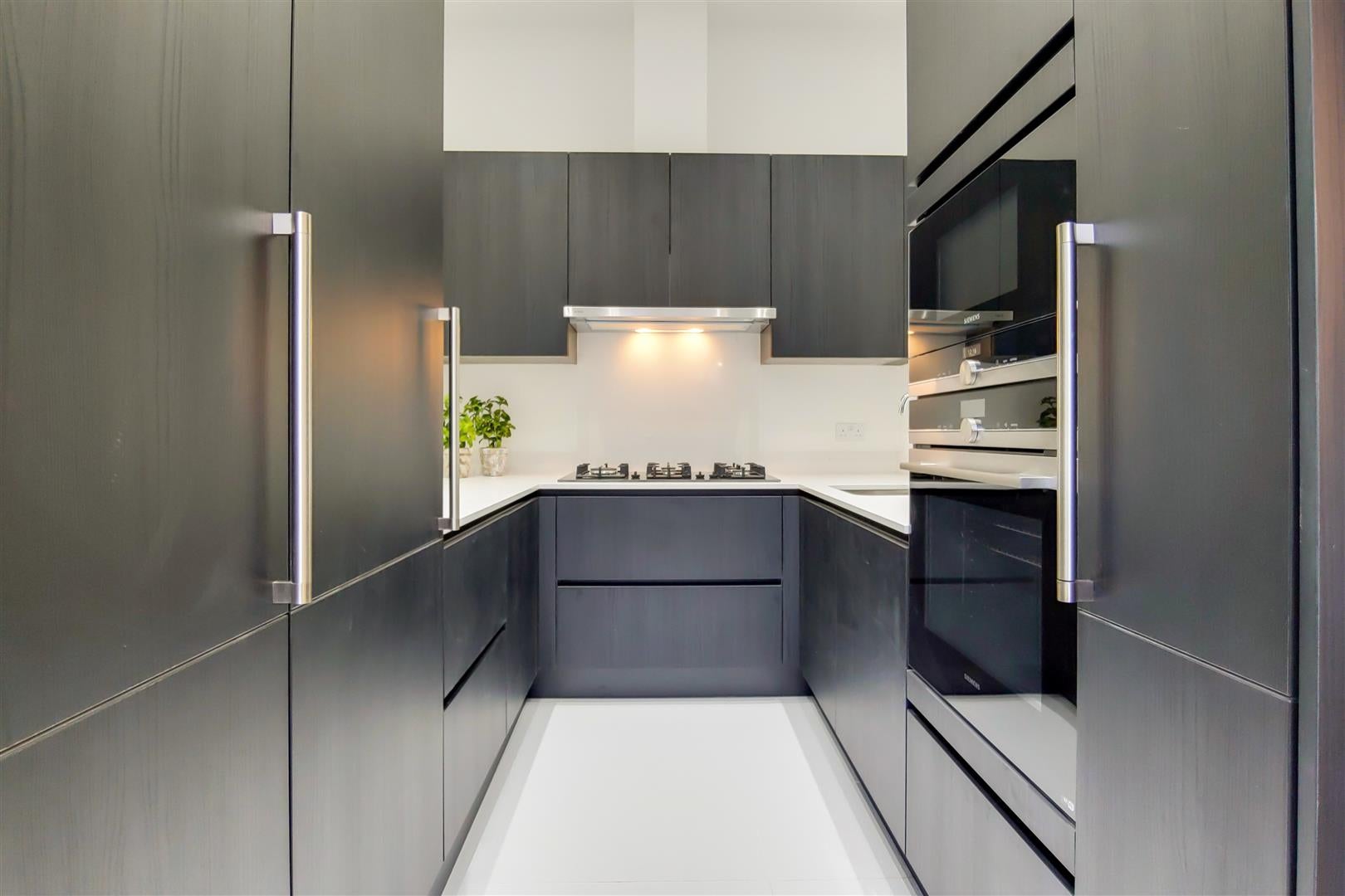 Flat Fitzjohn's Avenue in London