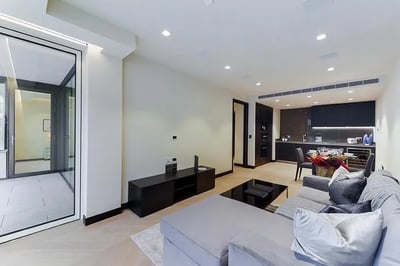 Flat Duchess Walk in Greater London