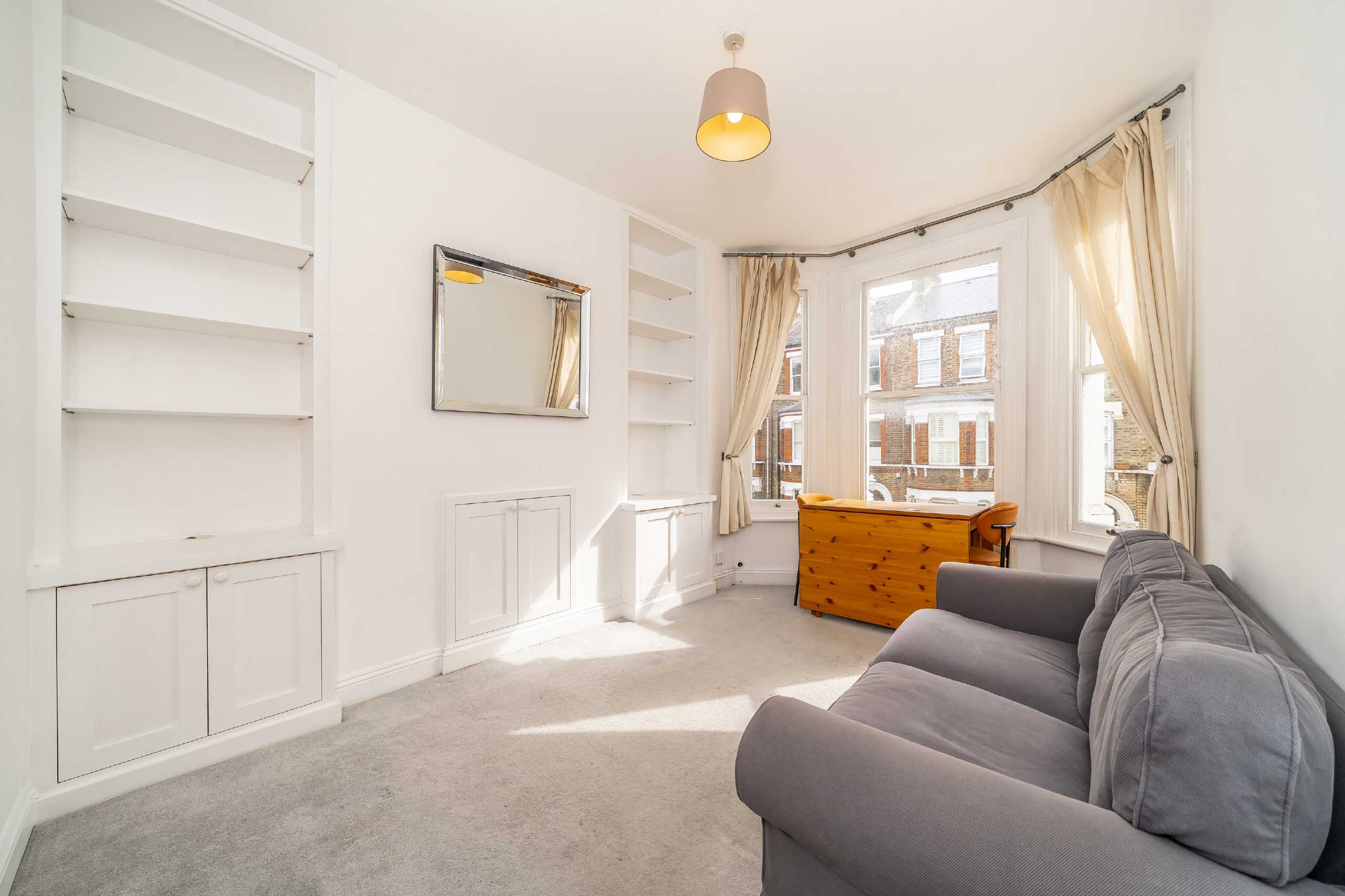 Flat Strathblaine Road in Greater London